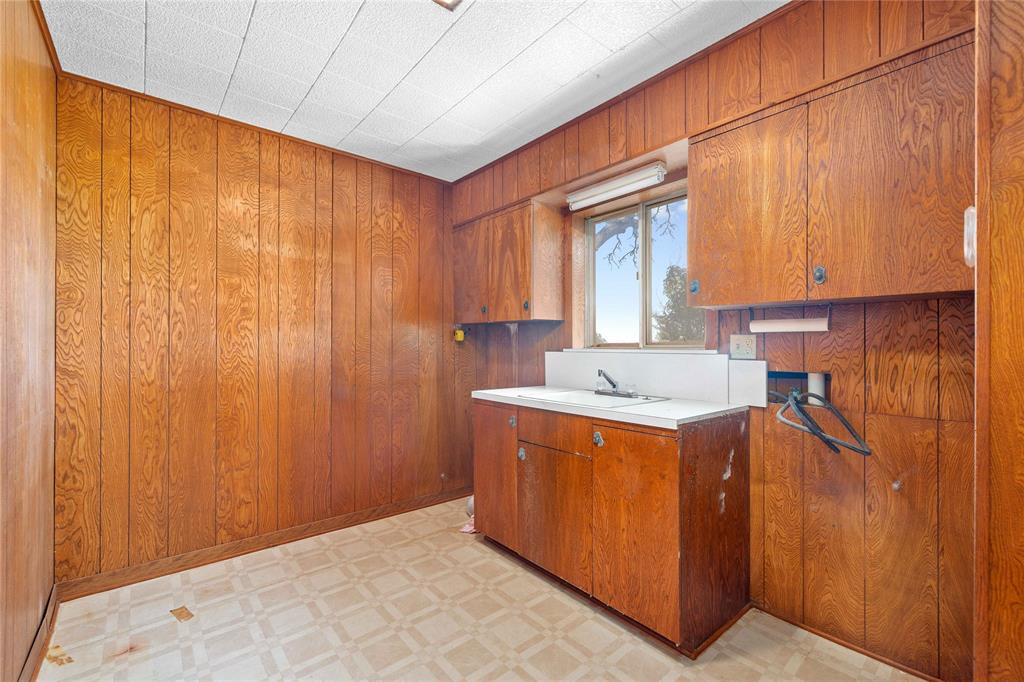 53 County Road 312 Goldthwaite, TX 76844 - Photo 20 of 35 a utility room with dryer and washer