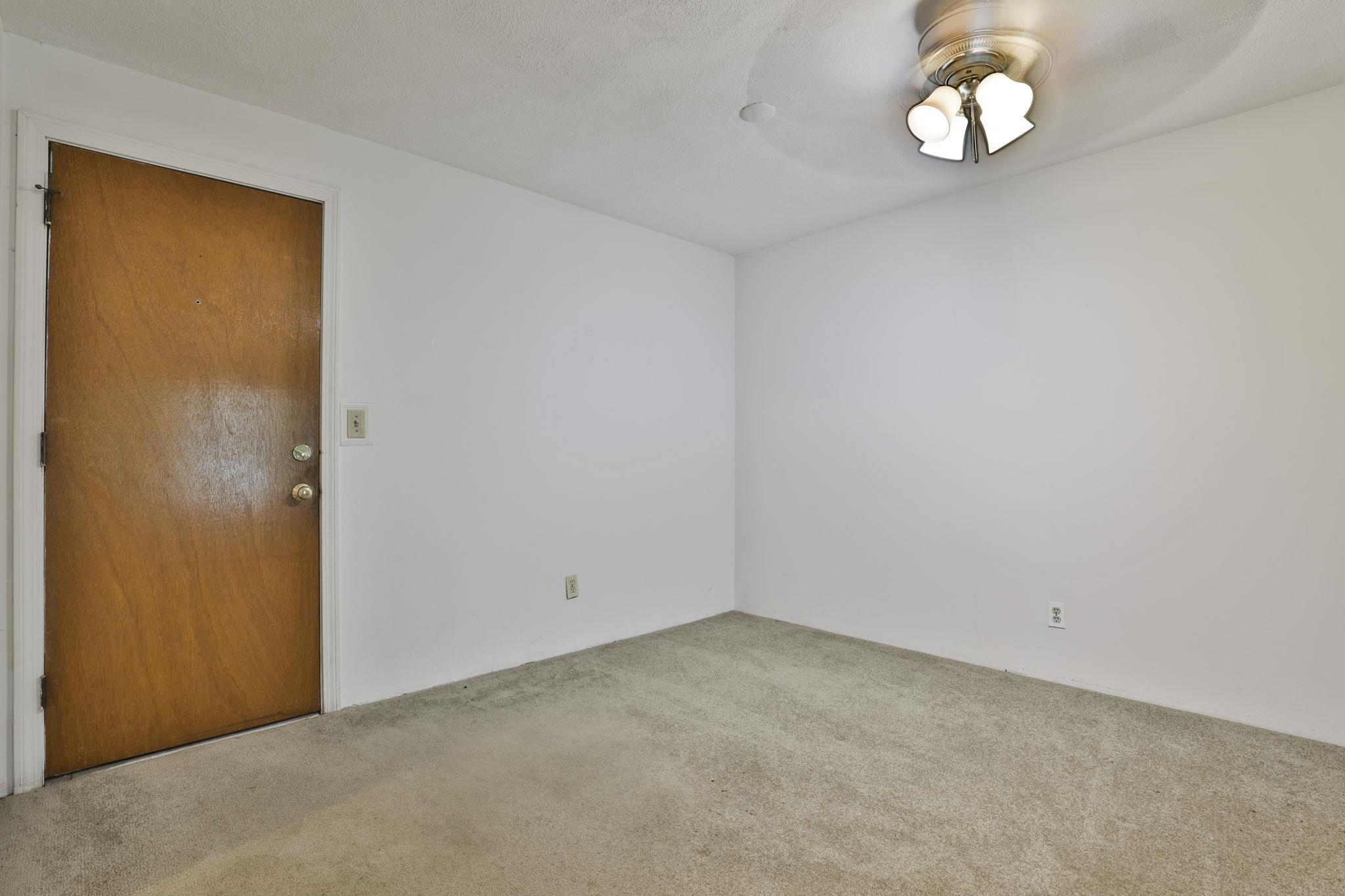 12 Strawberry Bank Road, Unit 14 Nashua, NH 03062 - Photo 3 of 17