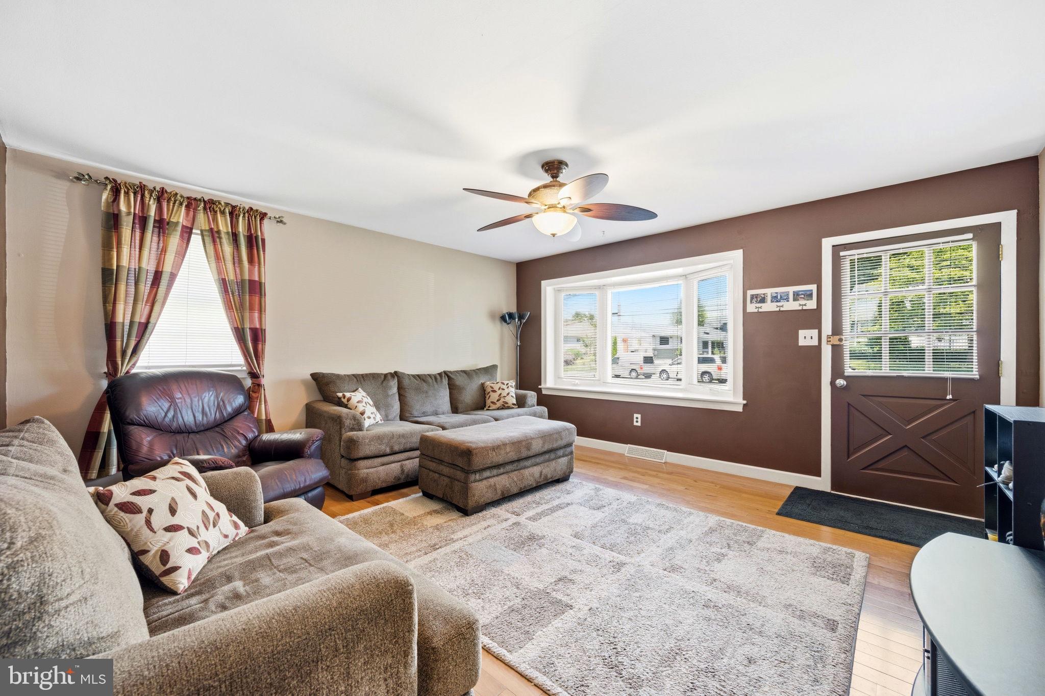 905 Amosland Road Morton, PA 19070 - Photo 8 of 44 Bright and inviting living space.