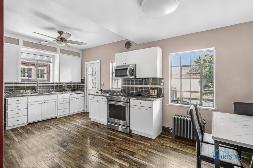 1935 Shenandoah Road Toledo, OH 43607 - Photo 15 of 45 Updated Kitchen