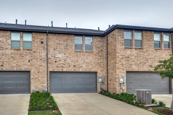 $358,000 | 420 Parkside Drive, Argyle, TX 76226