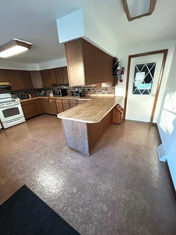 $150,000 | 518 13th Avenue, Menominee, MI 49858