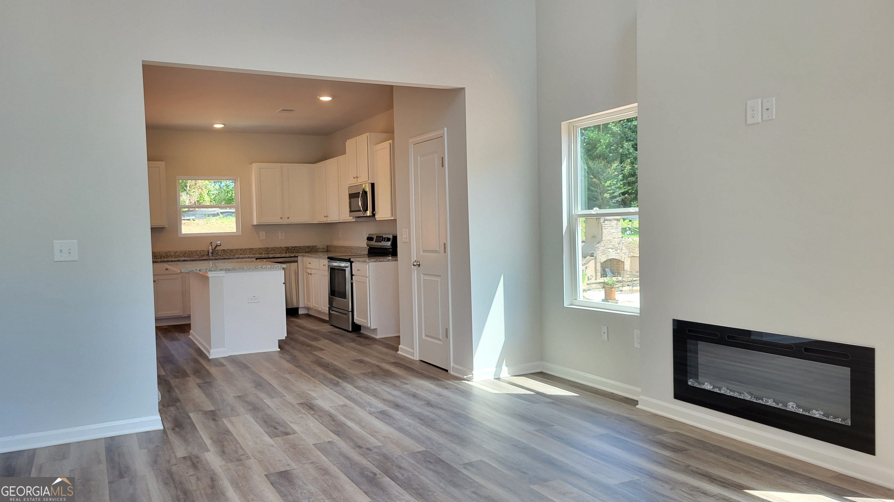 192 Paces Lakes Overlook Dallas, GA 30157 - Photo 3 of 35