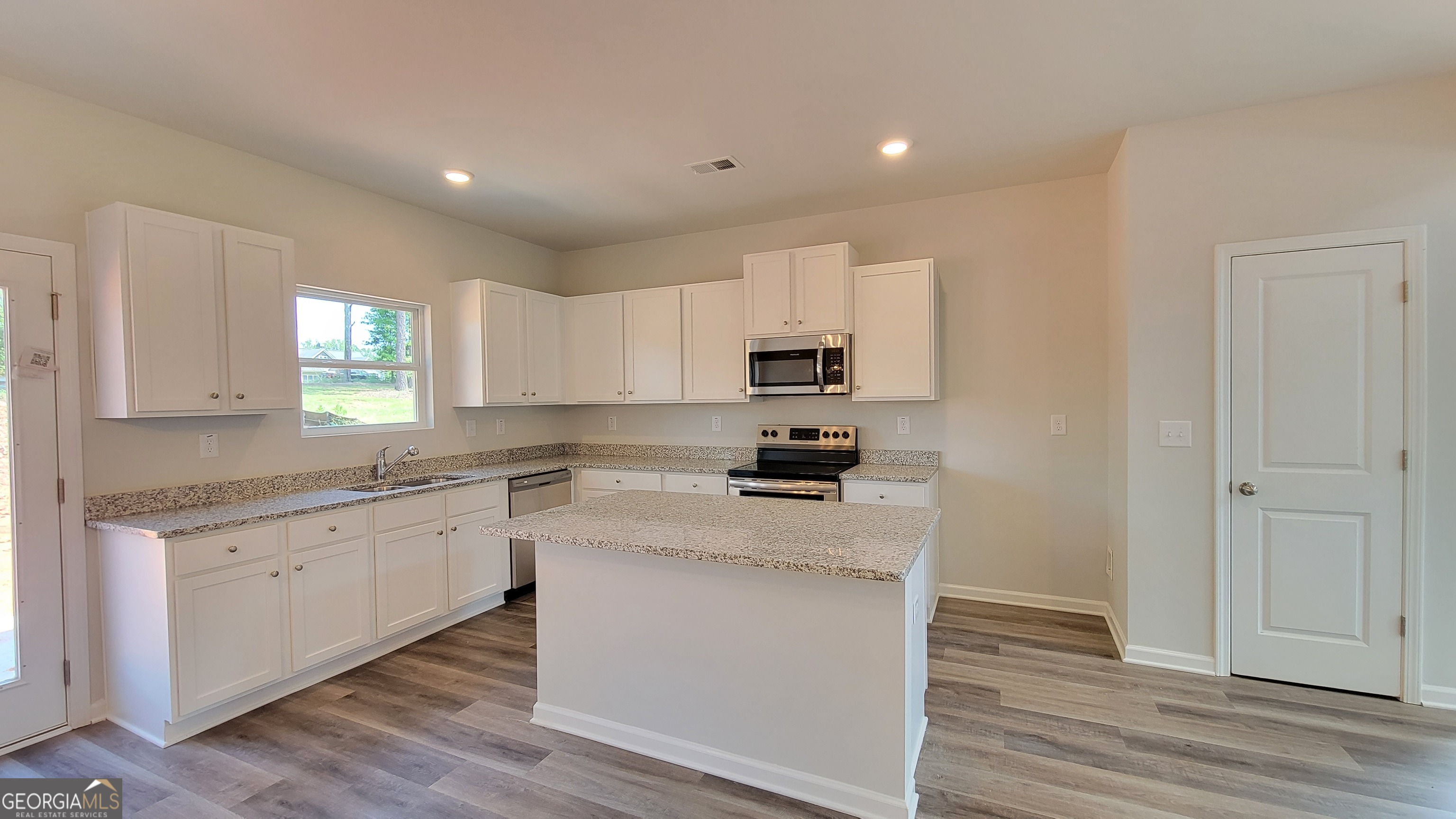 192 Paces Lakes Overlook Dallas, GA 30157 - Photo 8 of 35