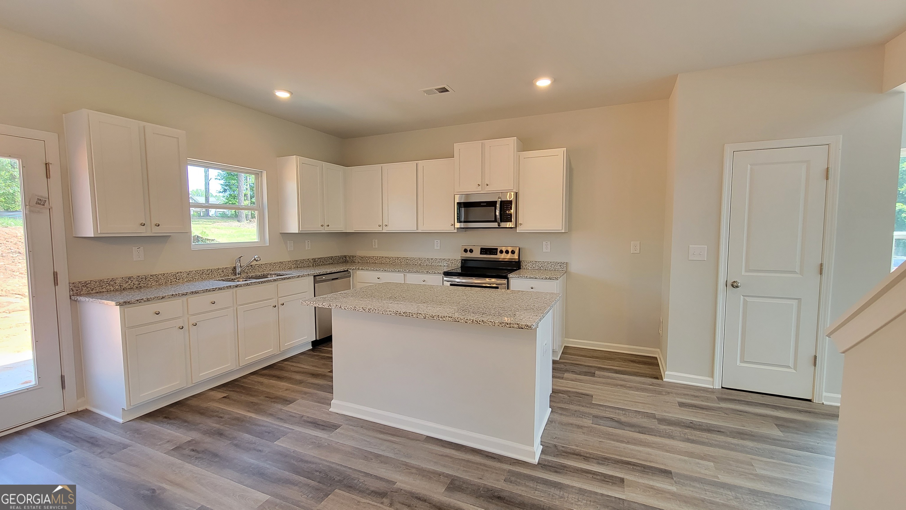 192 Paces Lakes Overlook Dallas, GA 30157 - Photo 9 of 35