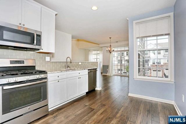 40 Autumn Way Montvale, NJ 07645 - Photo 12 of 35