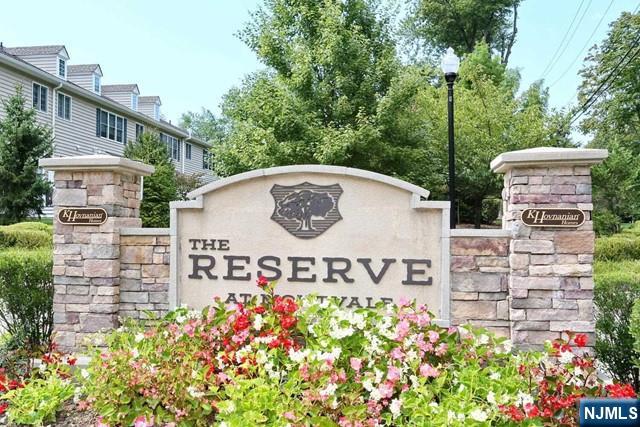 40 Autumn Way Montvale, NJ 07645 - Photo 2 of 35