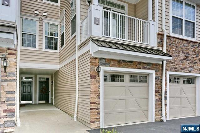 40 Autumn Way Montvale, NJ 07645 - Photo 3 of 35