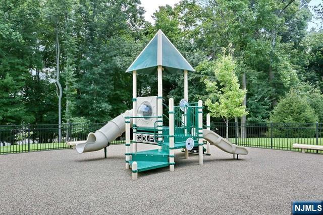 40 Autumn Way Montvale, NJ 07645 - Photo 34 of 35