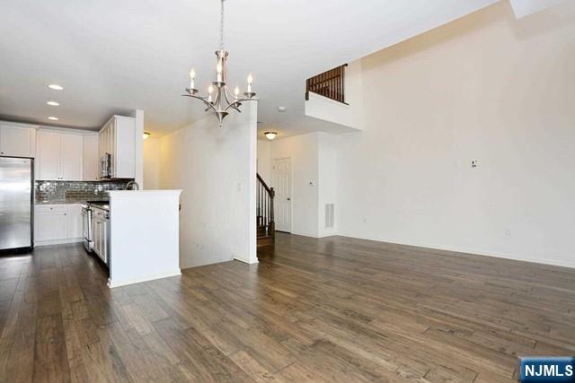 40 Autumn Way Montvale, NJ 07645 - Photo 10 of 35