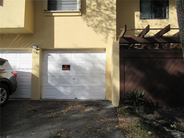 $440,000 | 6601 Southwest 137th Court, Unit 2B, Miami, FL 33183