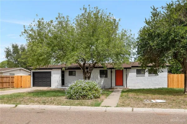 $1,400 | 1808 North Cummings Avenue, Mission, TX 78572