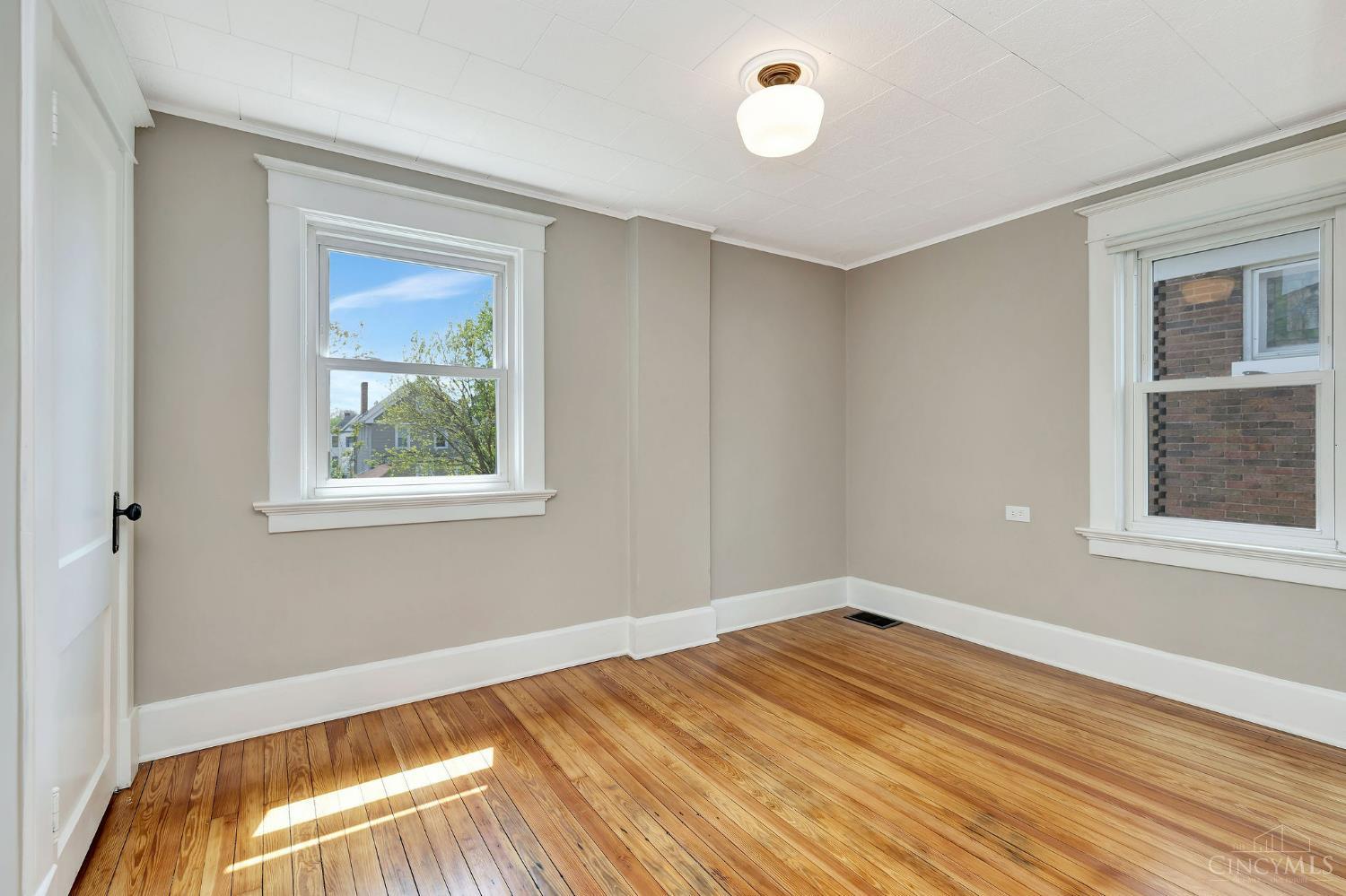 2429 Park Avenue Cincinnati, OH 45212 - Photo 23 of 40