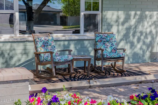 $1,100,000 | 4942 East Whitton Avenue, Phoenix, AZ 85018