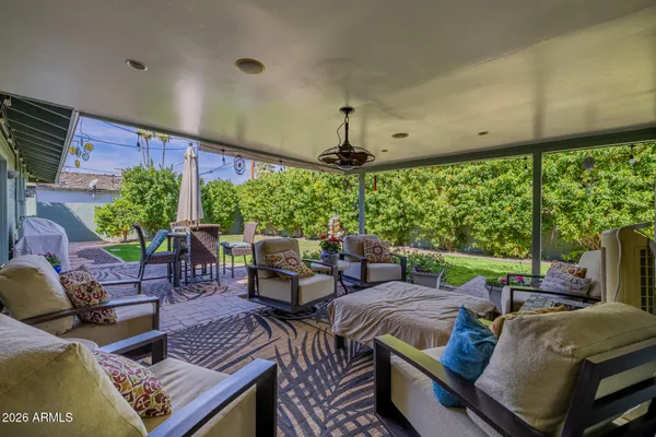 $1,100,000 | 4942 East Whitton Avenue, Phoenix, AZ 85018