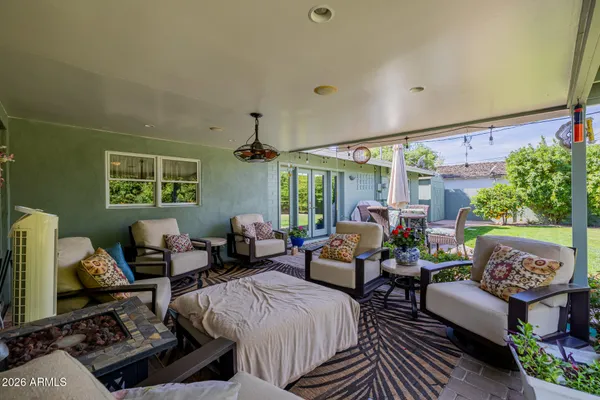 $1,100,000 | 4942 East Whitton Avenue, Phoenix, AZ 85018