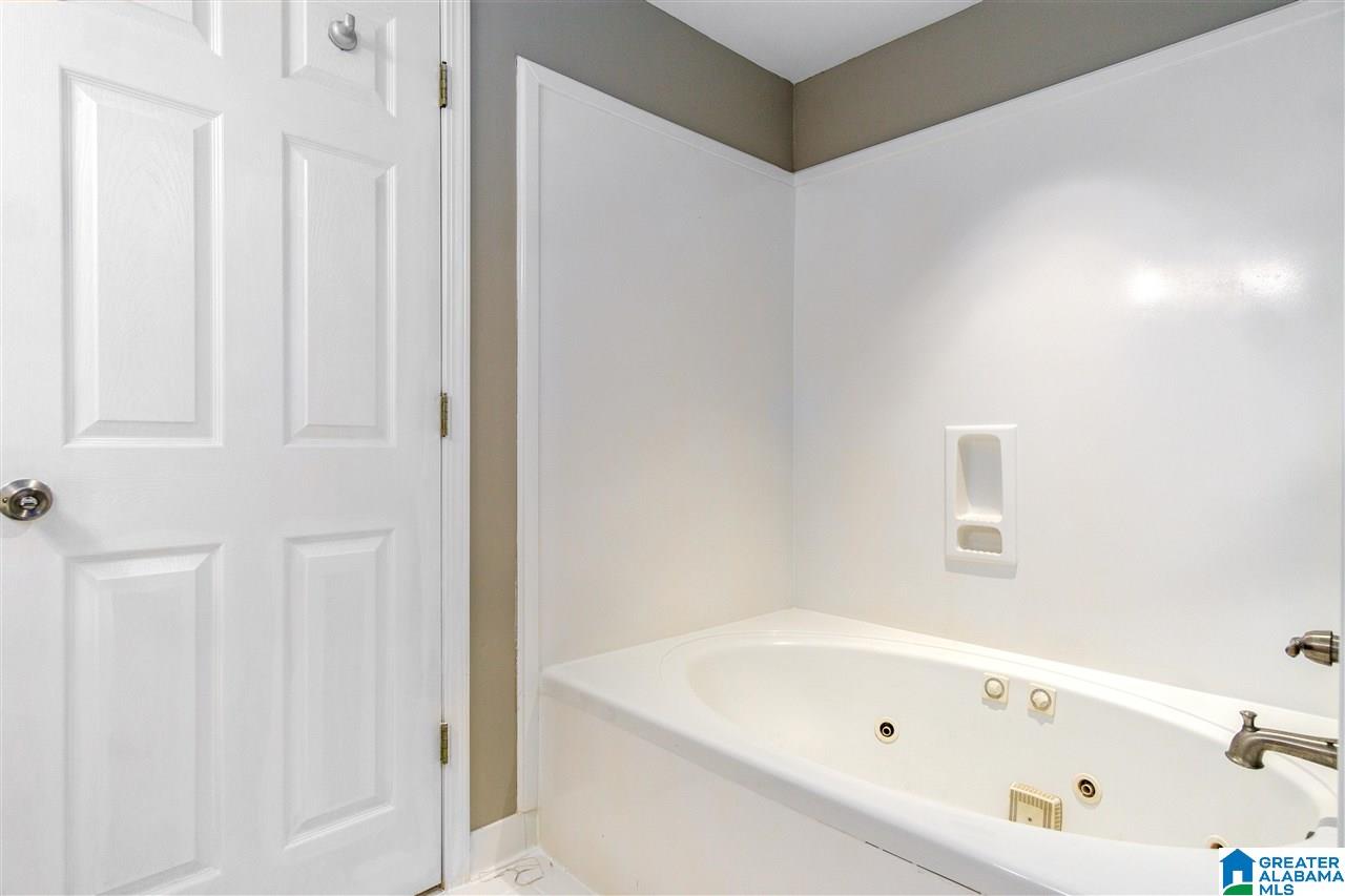 131 Warwick Circle Alabaster, AL 35007 - Photo 18 of 29