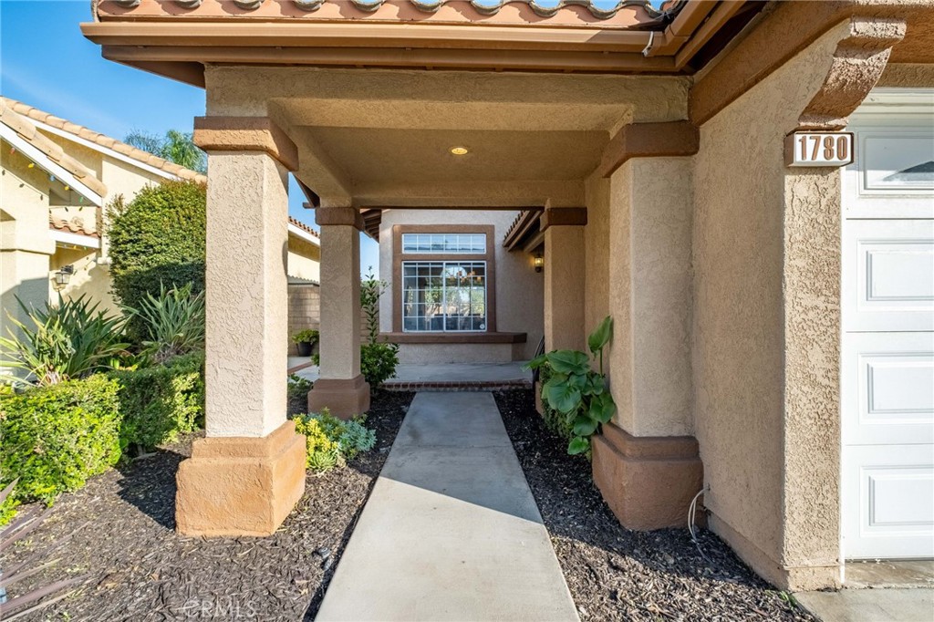 1780 North Azure Street Anaheim, CA 92807 - Photo 4 of 68