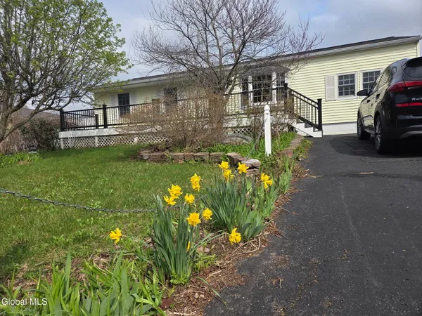 $339,700 | 31 Amelia Drive, Colonie, NY 12309
