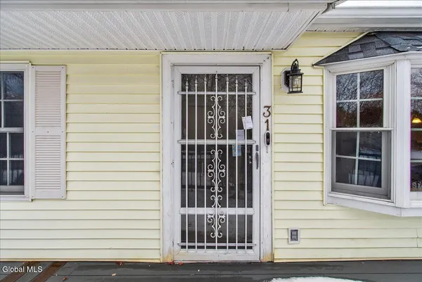 $349,900 | 31 Amelia Drive, Colonie, NY 12309