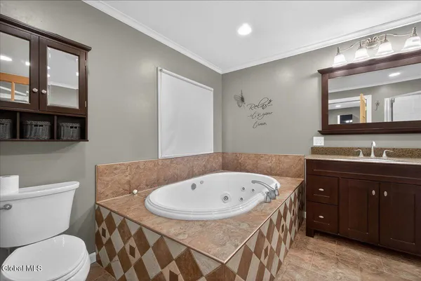 $349,900 | 31 Amelia Drive, Colonie, NY 12309