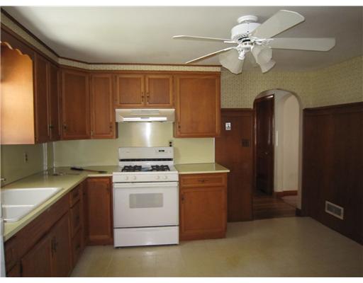 80 Oneida Street Pawtucket, RI 02860 - Photo 5 of 8 Kitchen.