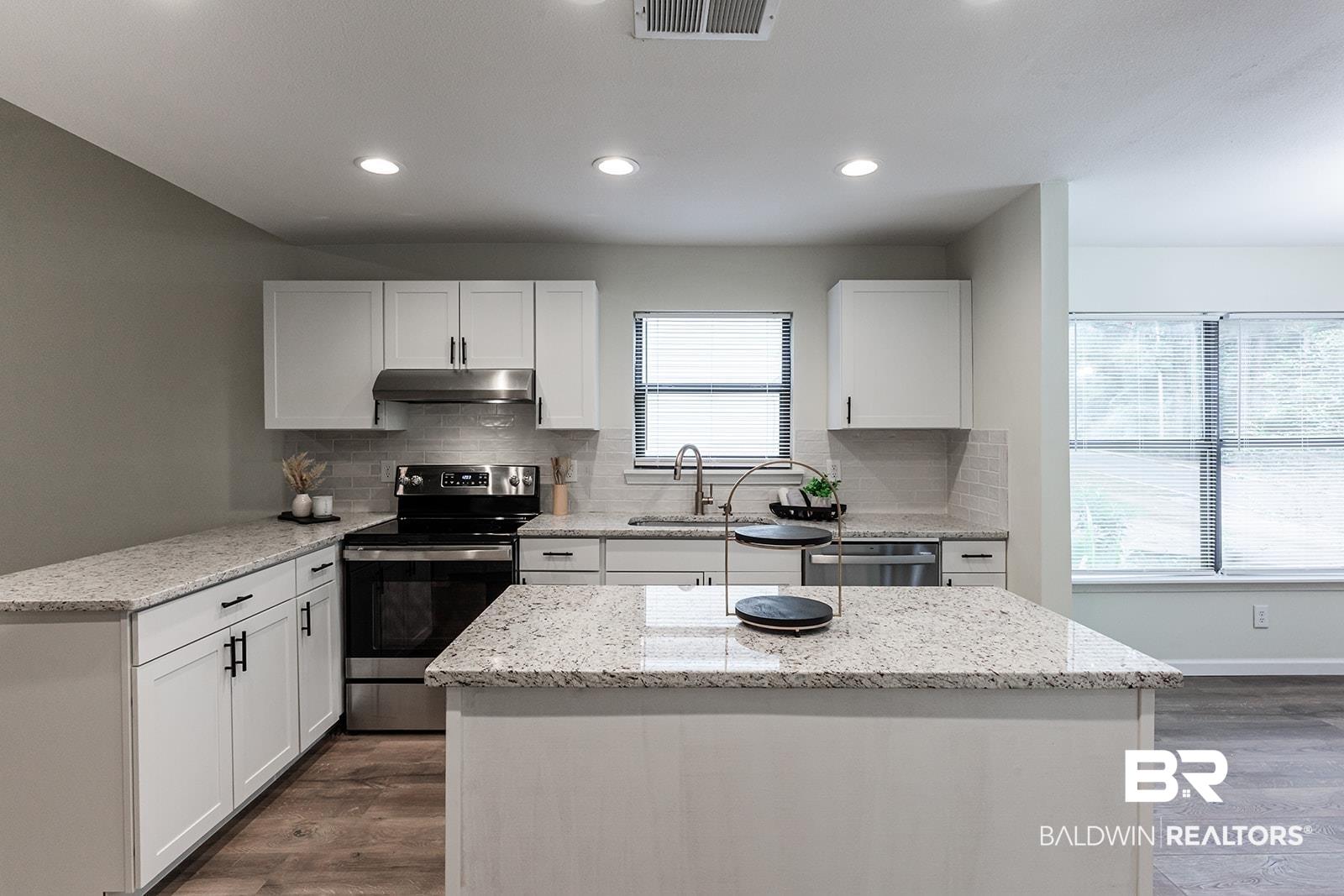 371 Ridgewood Drive Daphne, AL 36526 - Photo 12 of 44