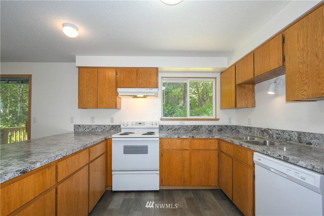 883 Fir Lane Road Castle Rock, WA 98611 - Photo 11 of 27
