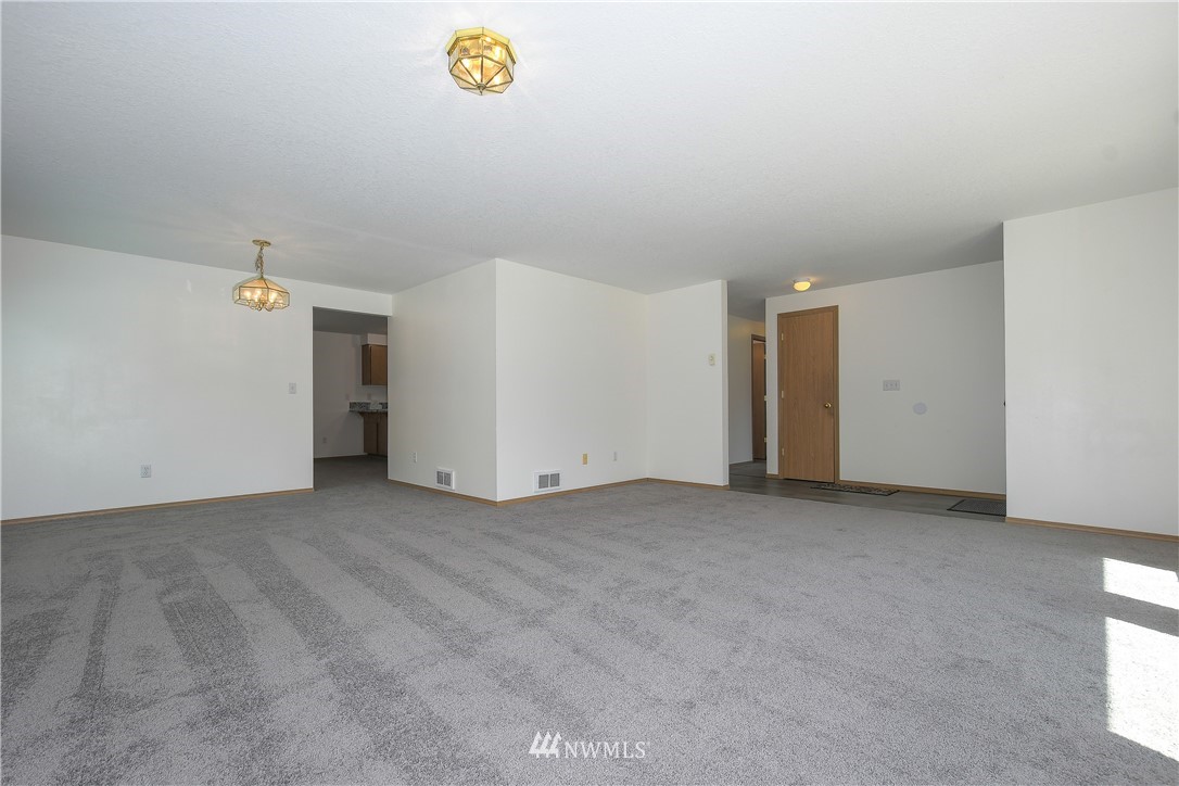 883 Fir Lane Road Castle Rock, WA 98611 - Photo 6 of 27