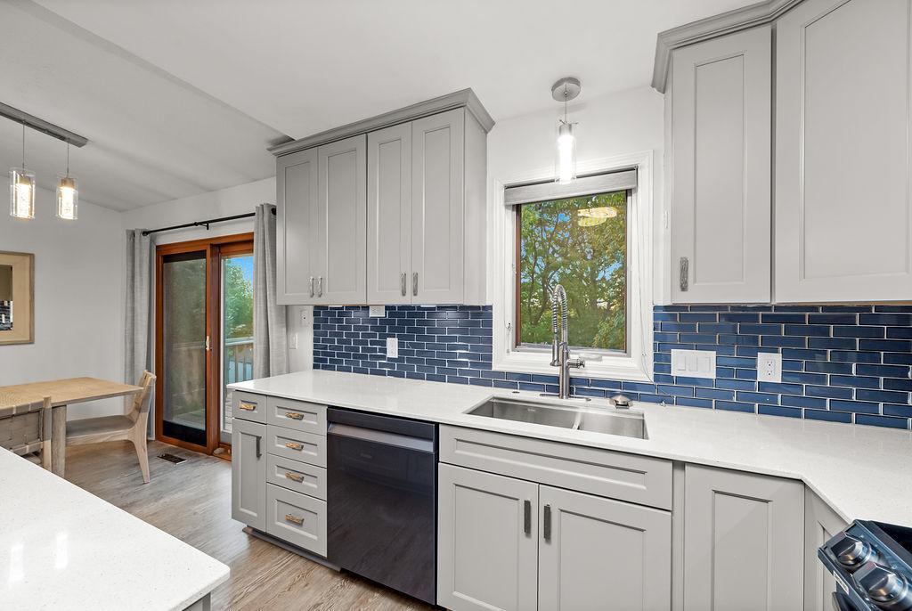 1569 Lancaster Lane Eagan, MN 55122 - Photo 14 of 47