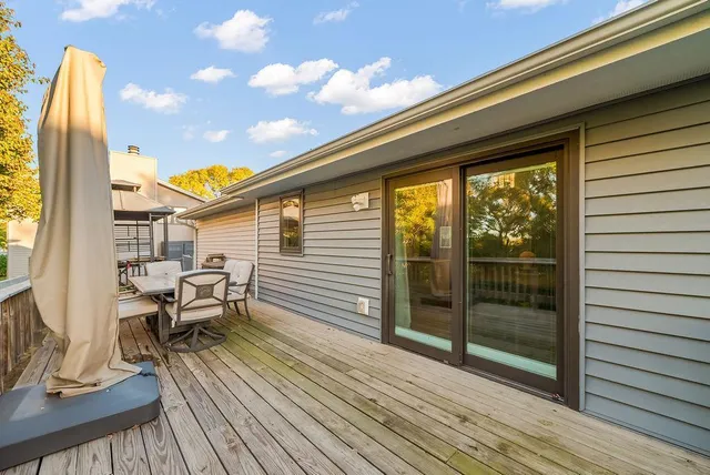 $435,000 | 1569 Lancaster Lane, Eagan, MN 55122