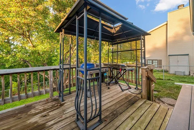 $435,000 | 1569 Lancaster Lane, Eagan, MN 55122