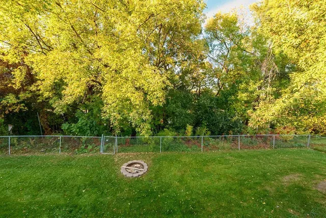 $435,000 | 1569 Lancaster Lane, Eagan, MN 55122