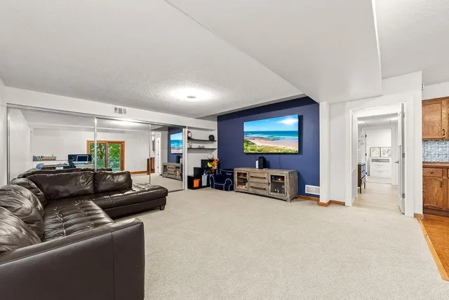 $435,000 | 1569 Lancaster Lane, Eagan, MN 55122