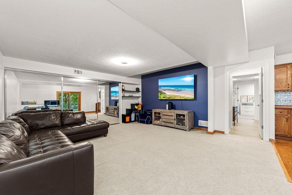 1569 Lancaster Lane Eagan, MN 55122 - Photo 29 of 47