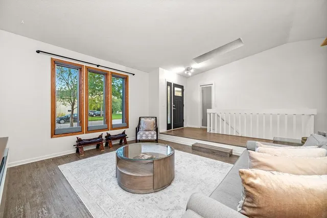 $435,000 | 1569 Lancaster Lane, Eagan, MN 55122