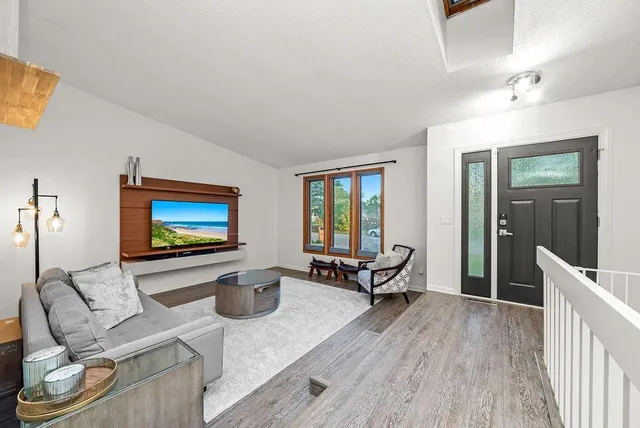 $435,000 | 1569 Lancaster Lane, Eagan, MN 55122