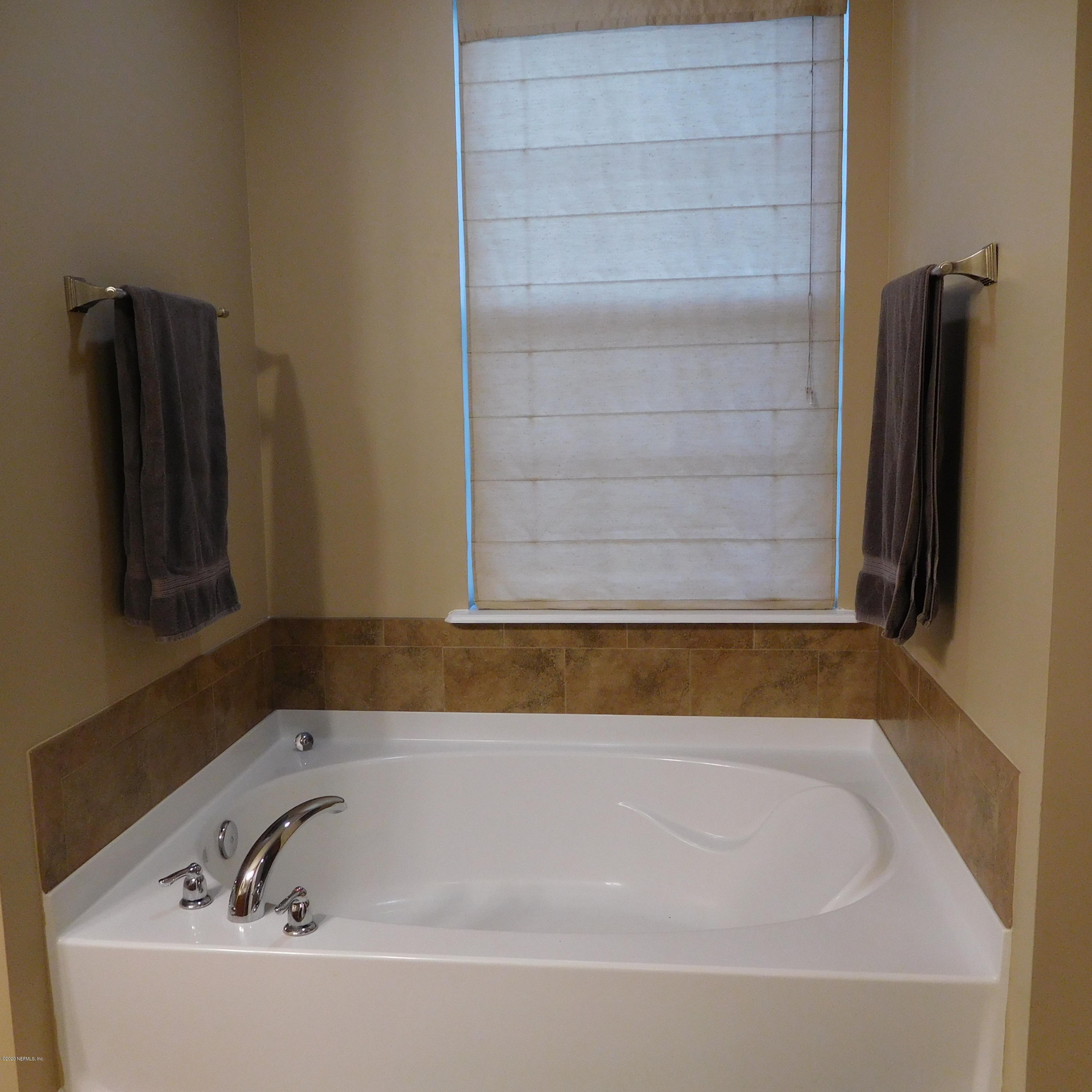 43366 Red Dirt Ridge Trail Callahan, FL 32011 - Photo 19 of 34 Master Bath