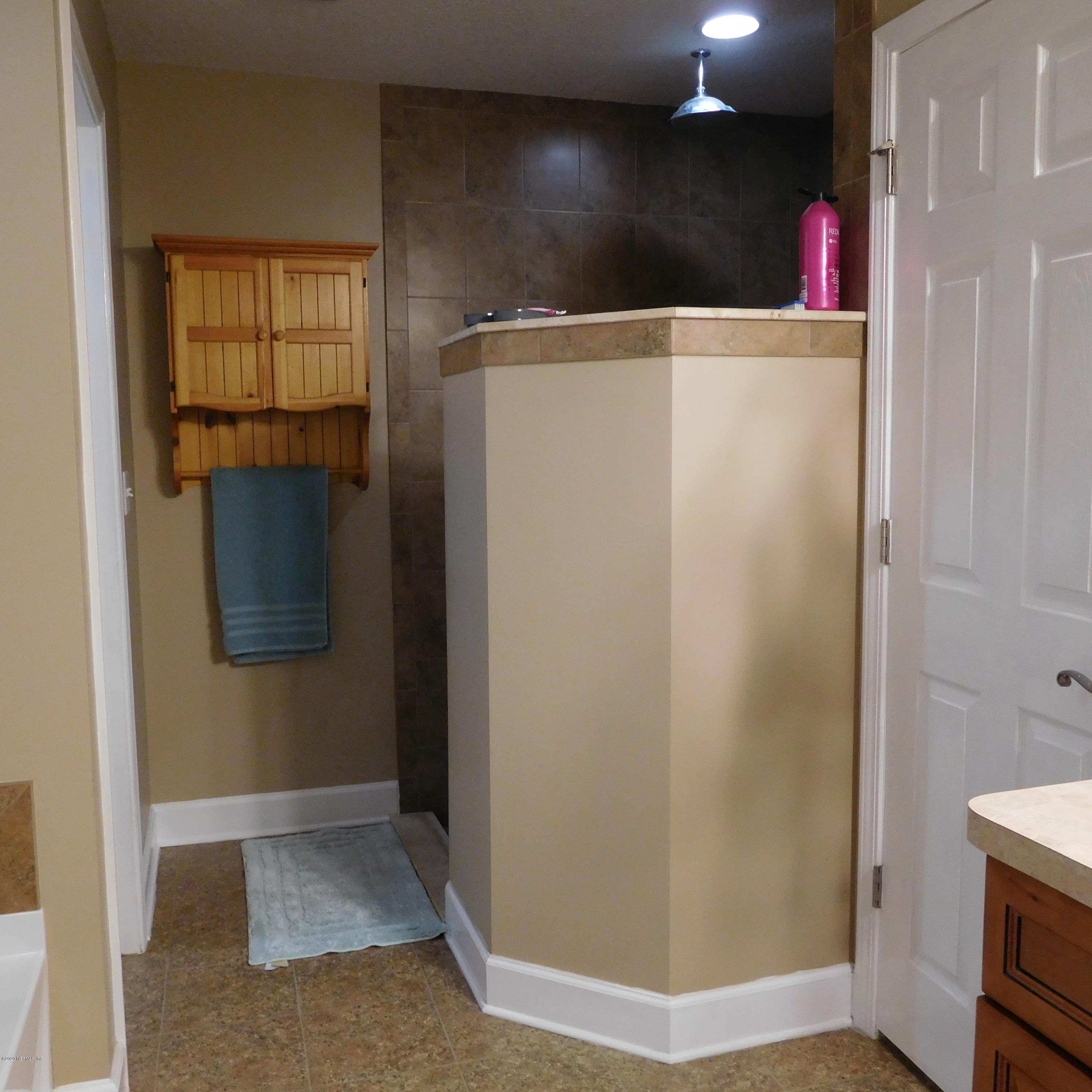 43366 Red Dirt Ridge Trail Callahan, FL 32011 - Photo 20 of 34 Master Shower