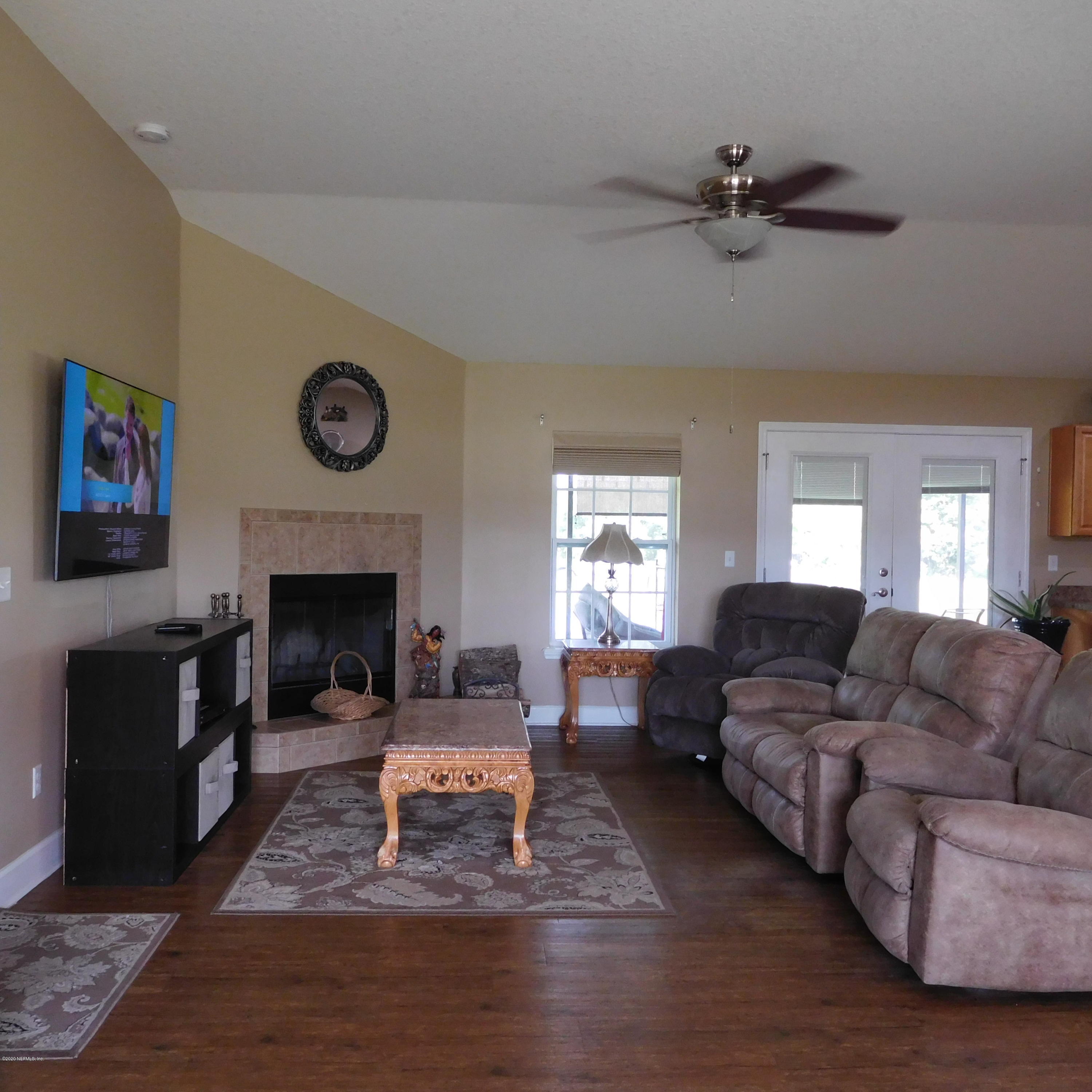 43366 Red Dirt Ridge Trail Callahan, FL 32011 - Photo 5 of 34 Family Room