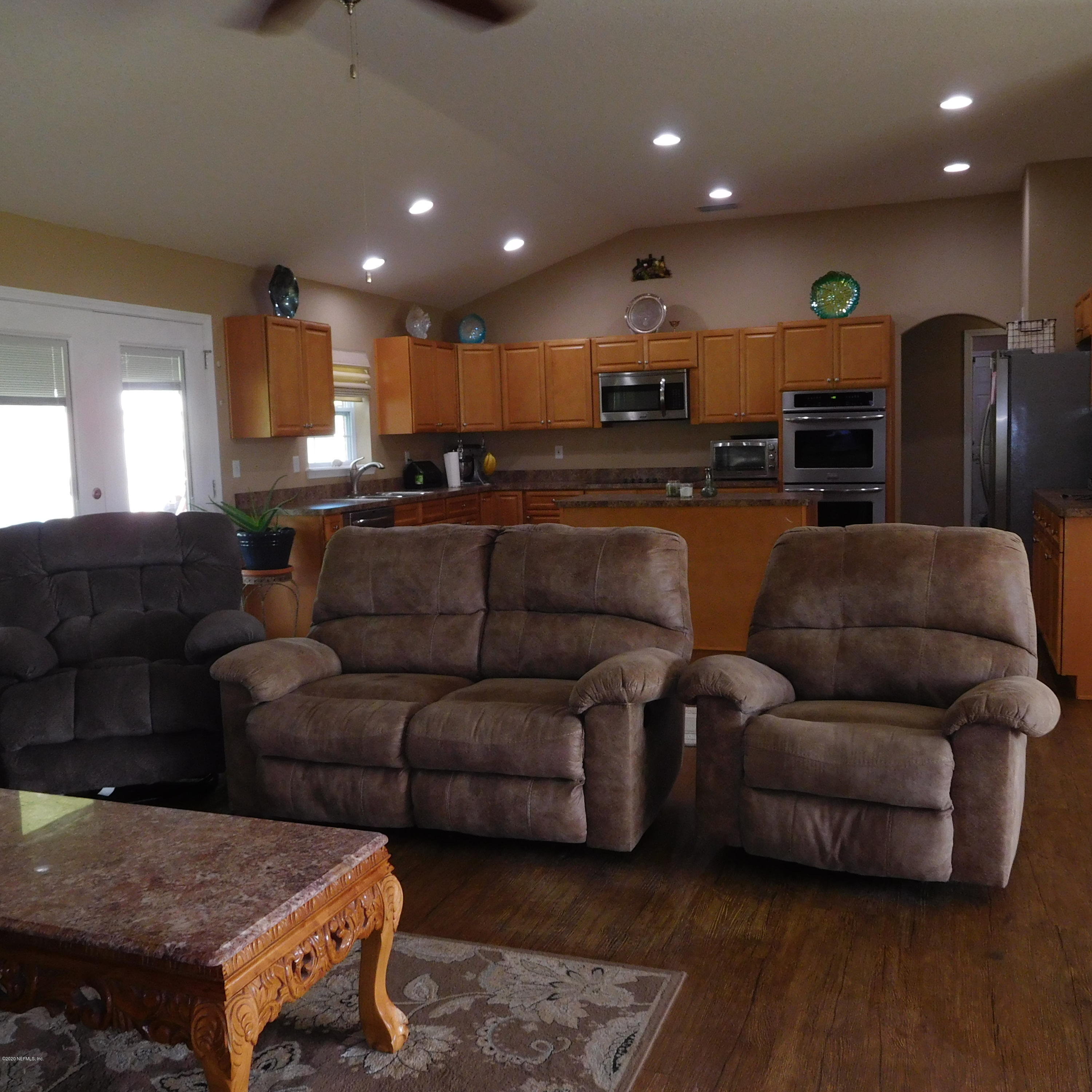 43366 Red Dirt Ridge Trail Callahan, FL 32011 - Photo 6 of 34 Family Room