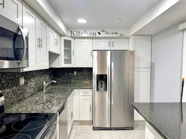 $1,800 | 6701 North University Drive, Unit 310, Tamarac, FL 33321