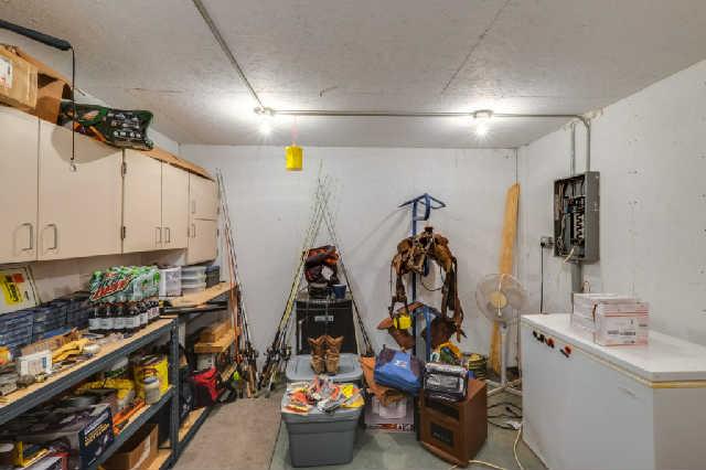 510 Dorris Road Portland, TN 37148 - Photo 16 of 20 a view of a room with gym equipment