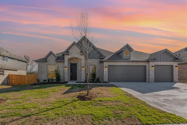 $449,990 | 620 Alaina Drive, DeSoto, TX 75115