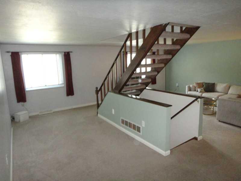87 Locust Ridge Drive Pittsburgh, PA 15209 - Photo 5 of 25 Interior Space/Layout.