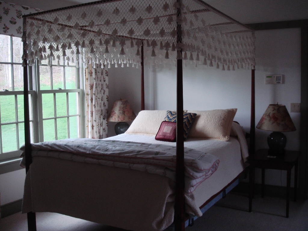 1399 Green River Road Williamstown, MA 01267 - Photo 10 of 21 Master bedroom