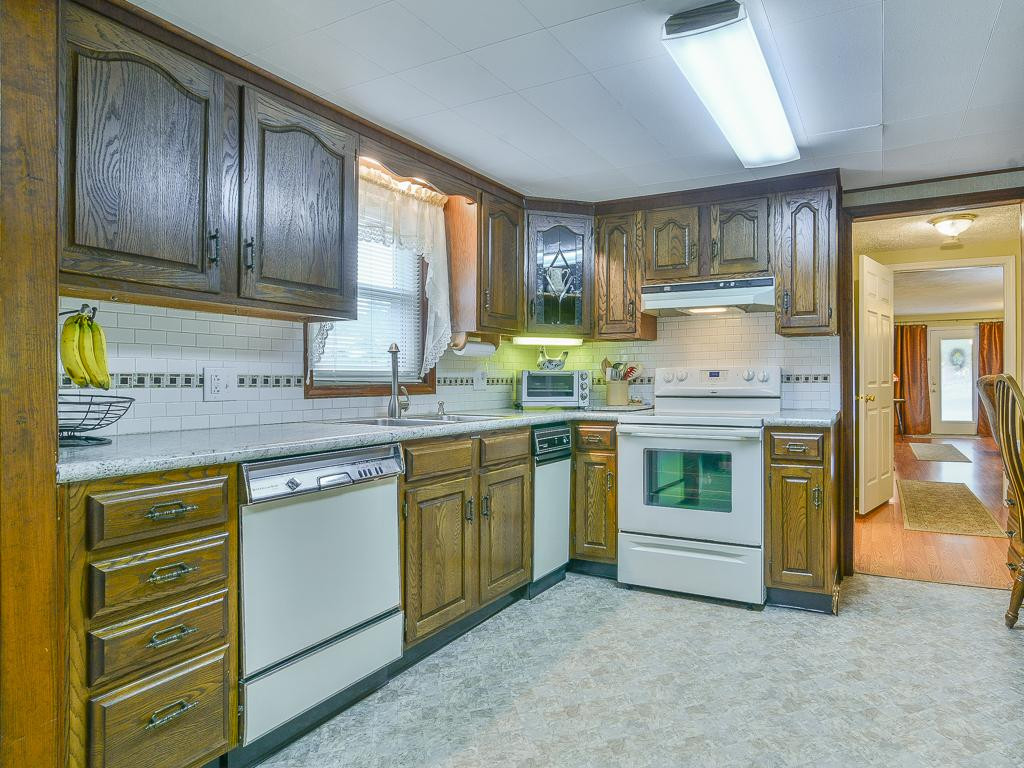 573 Gravely Road Kingsport, TN 37660 - Photo 12 of 36 Photo 12