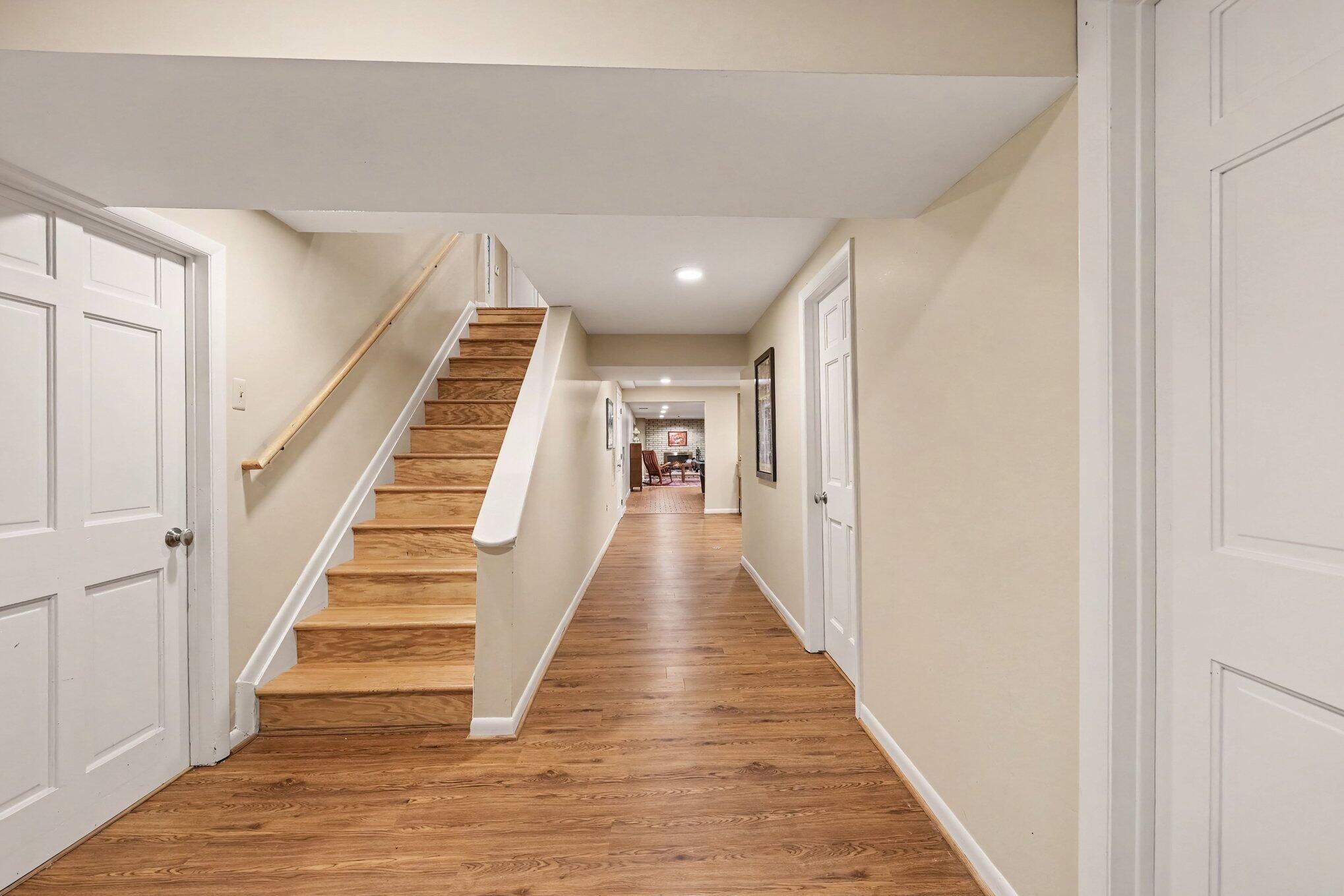 2514 Hawthorne Road Ann Arbor, MI 48104 - Photo 51 of 86 009_file_9111