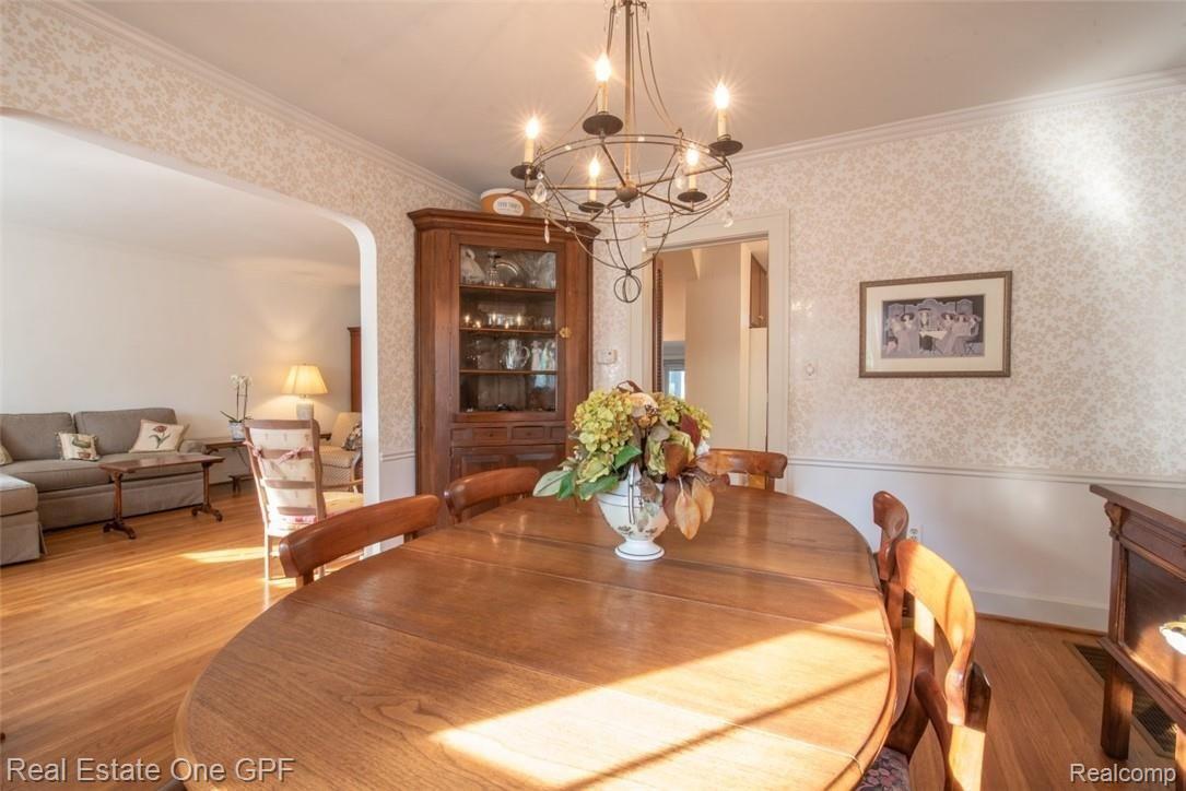 98 Mapleton Road Grosse Pointe, MI 48236 - Photo 8 of 37 Lothrop 98 -13.jpg