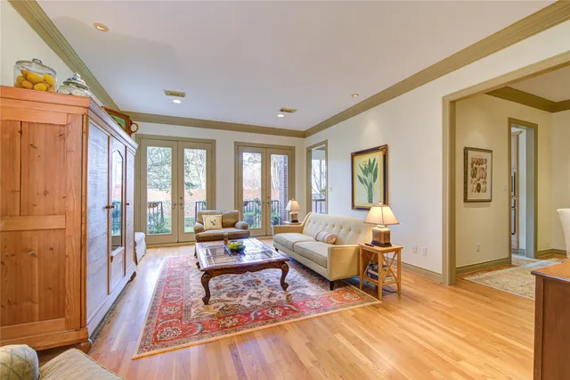 $4,000 | 6811 Staffordshire, Houston, TX 77030